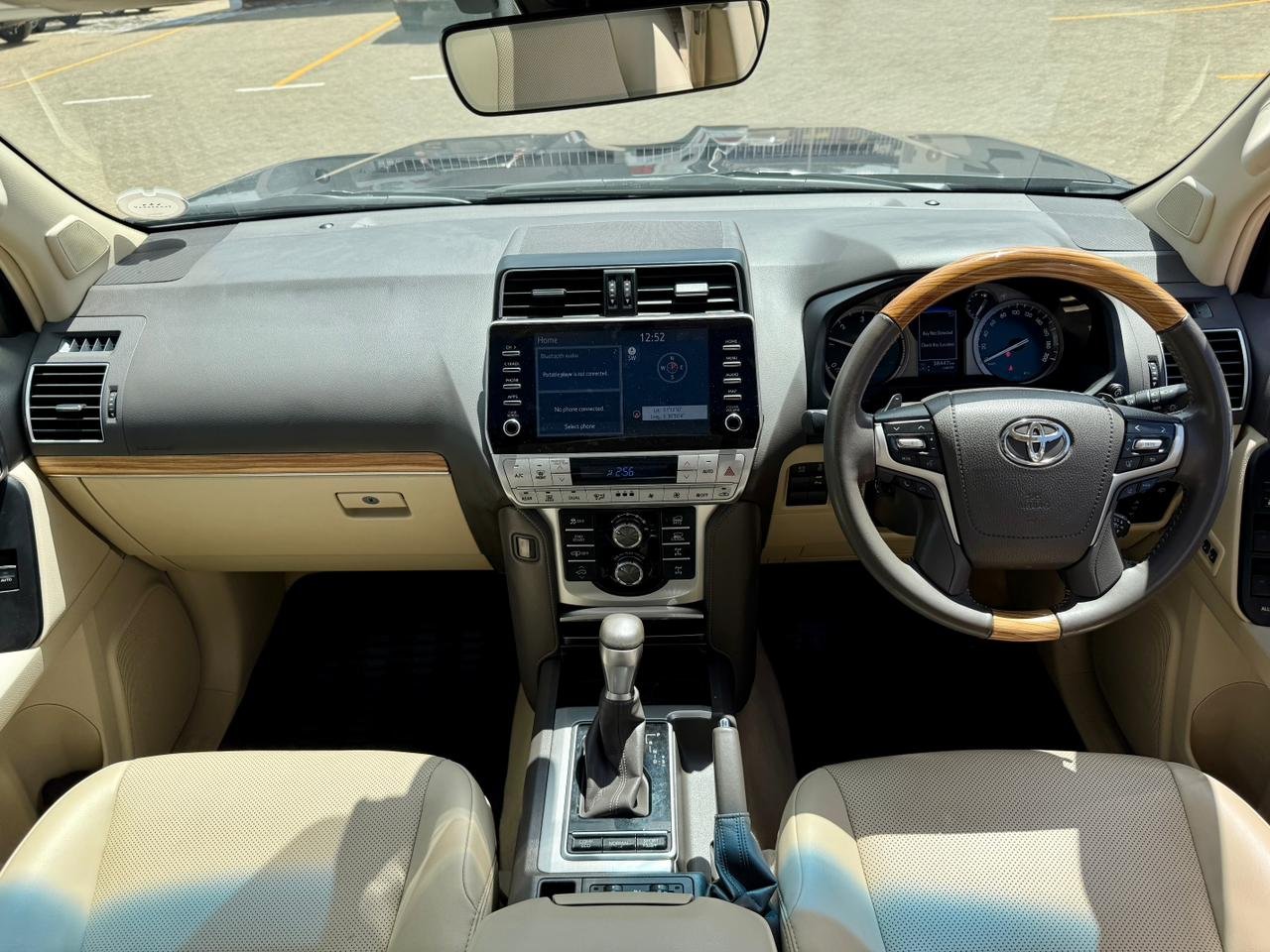 TOYOTA LAND CRUISER PRADO VXL thumbnail 9