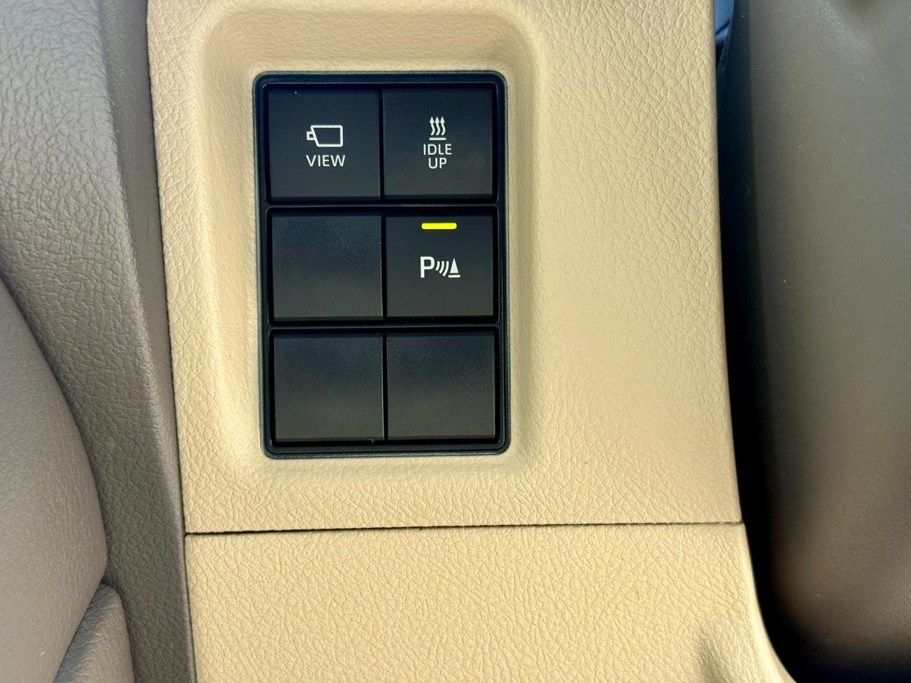 TOYOTA LAND CRUISER PRADO VXL thumbnail 15