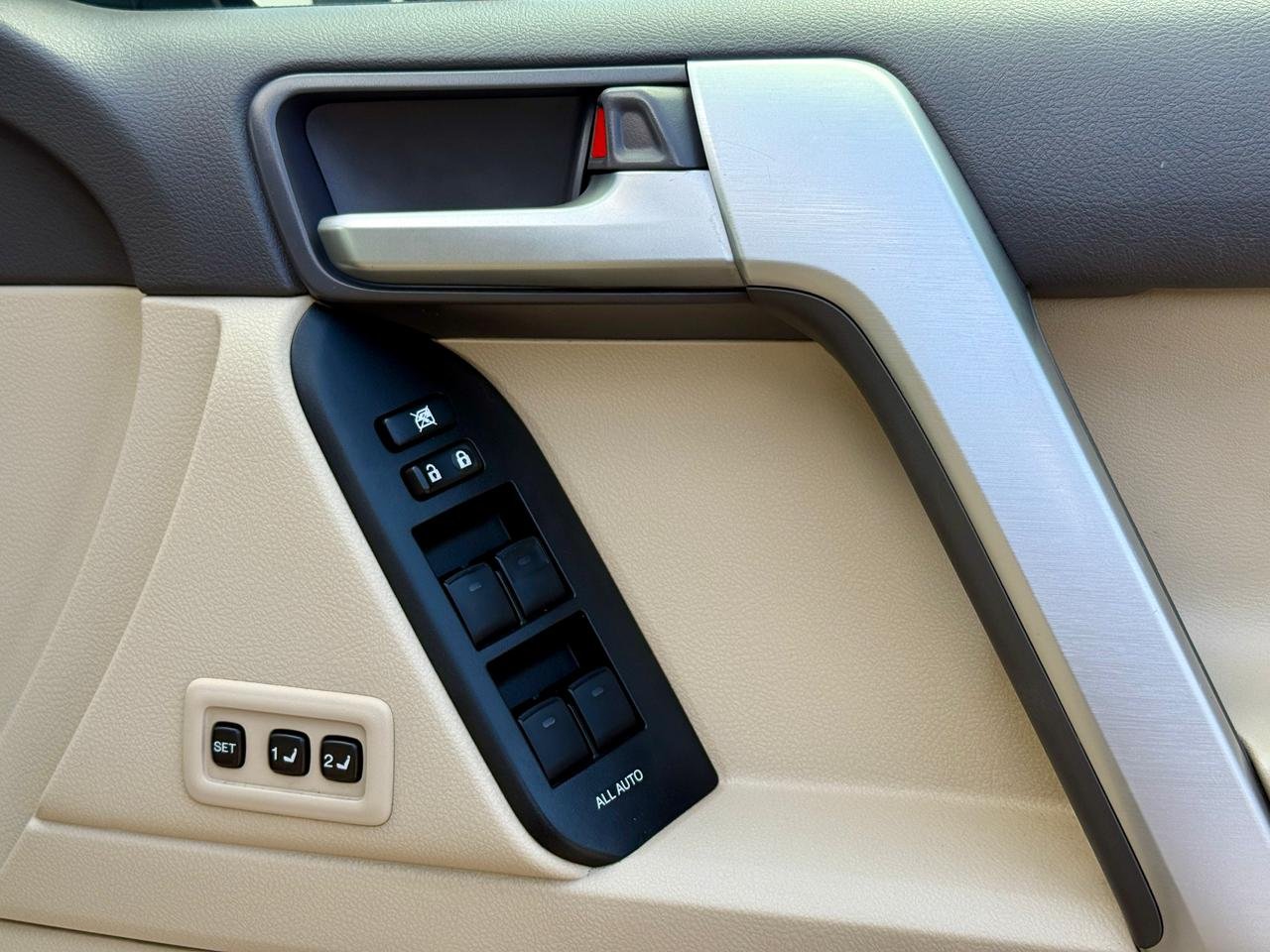 TOYOTA LAND CRUISER PRADO VXL thumbnail 13
