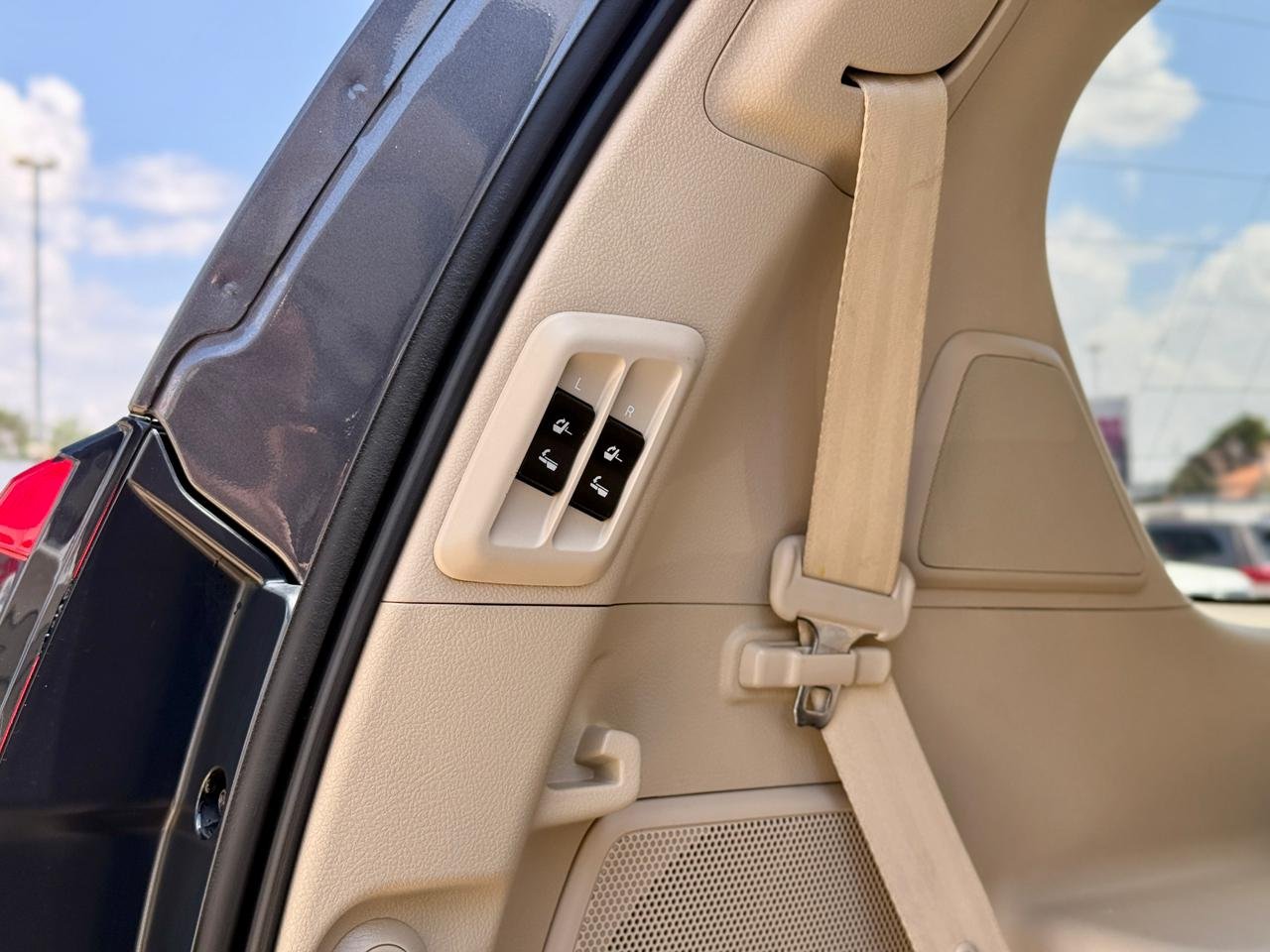 TOYOTA LAND CRUISER PRADO VXL thumbnail 20