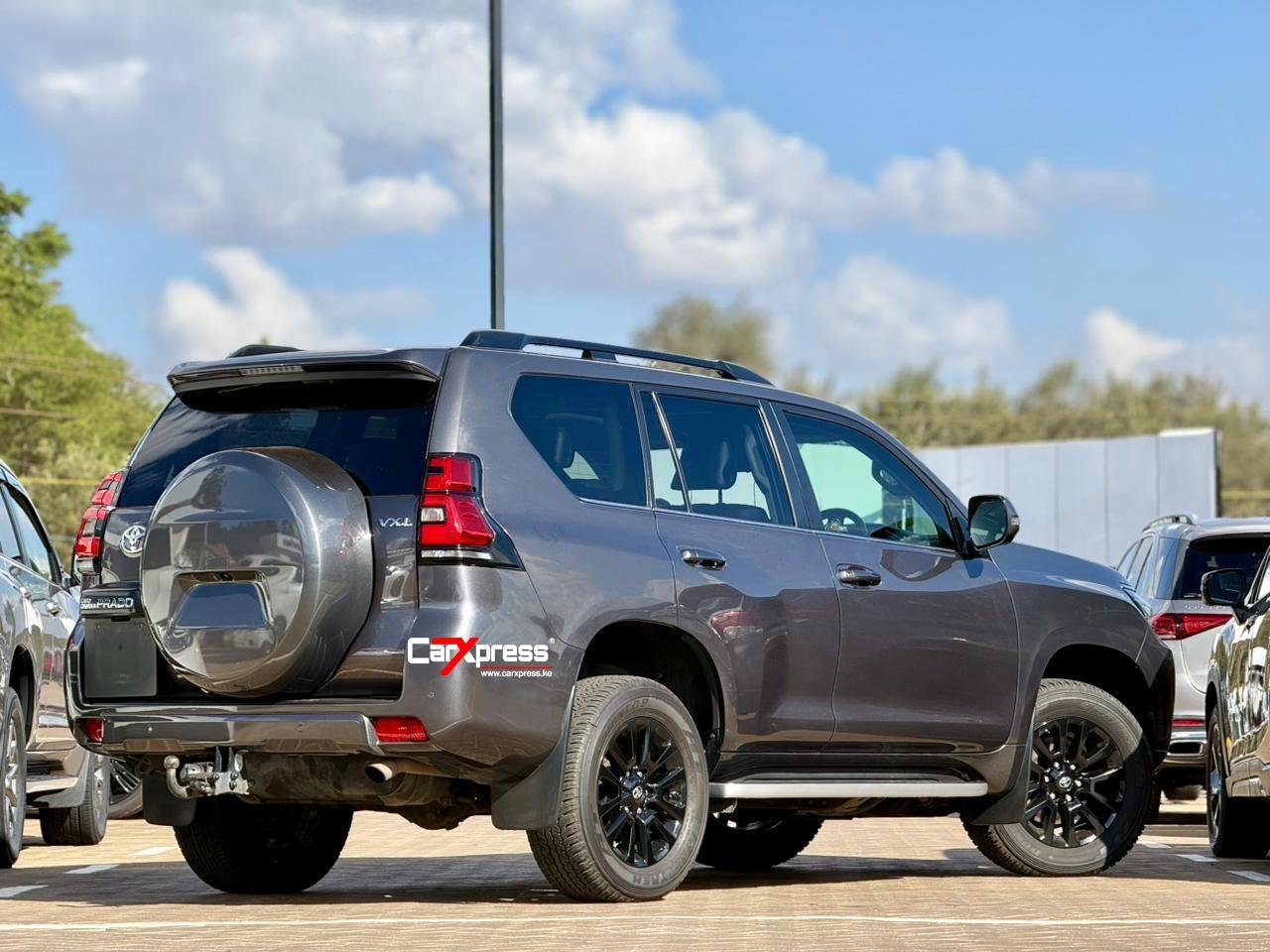 TOYOTA LAND CRUISER PRADO VXL thumbnail 6