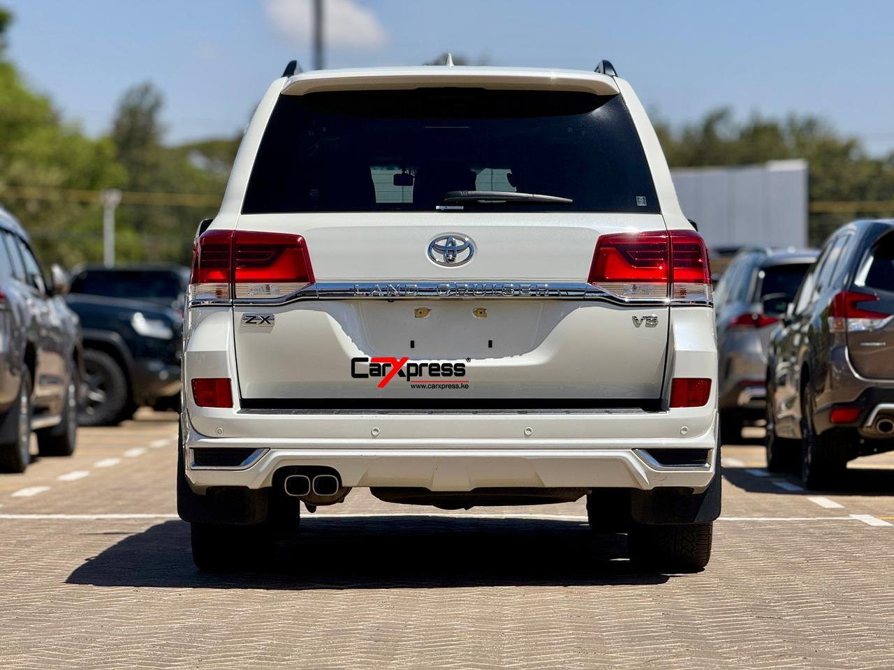 TOYOTA LAND CRUISER ZX thumbnail 4