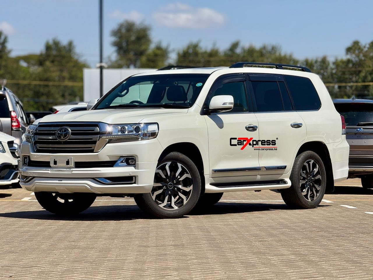 TOYOTA LAND CRUISER ZX thumbnail 5