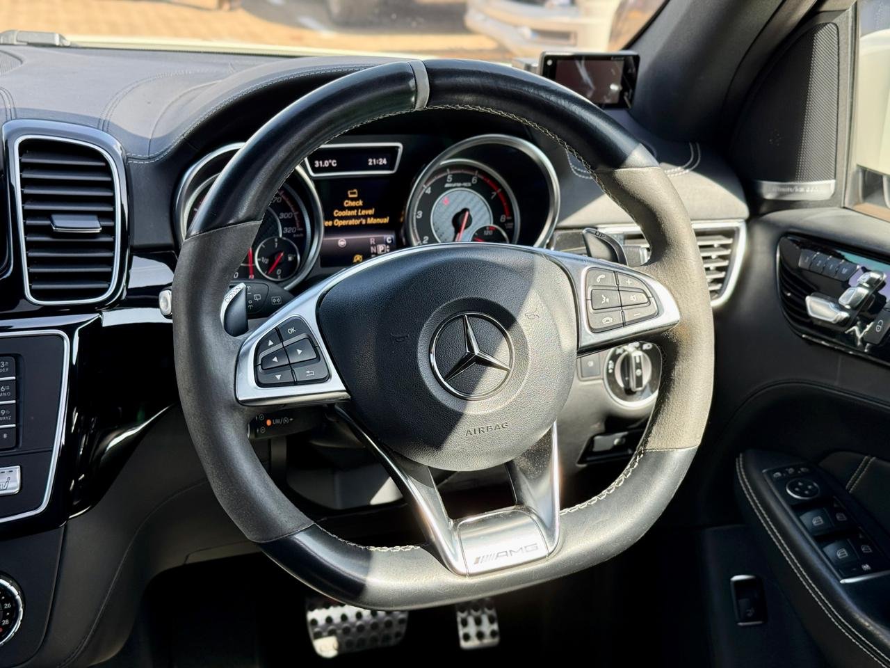 MERCEDES BENZ GLE 63s AMG 4MATIC thumbnail 13