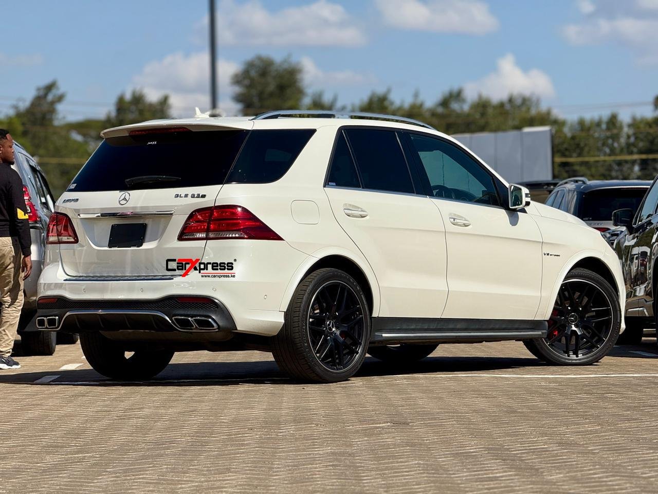 MERCEDES BENZ GLE 63s AMG 4MATIC thumbnail 6