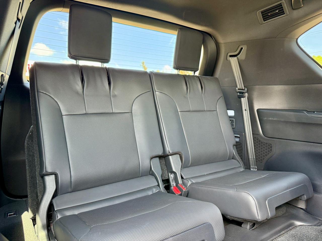 LEXUS LX500D thumbnail 18