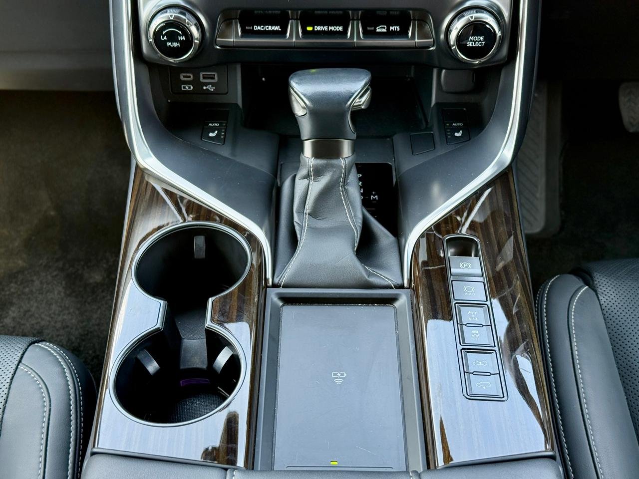 LEXUS LX500D thumbnail 11