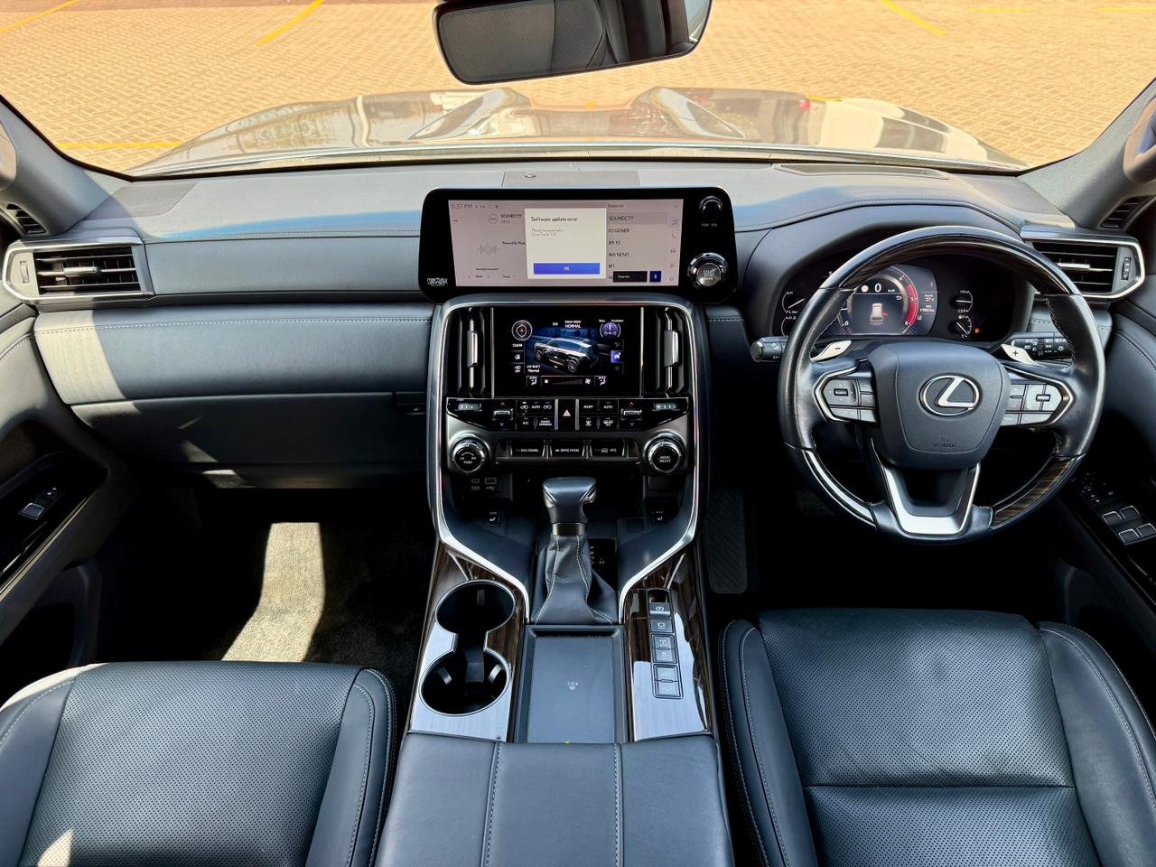 LEXUS LX500D thumbnail 9
