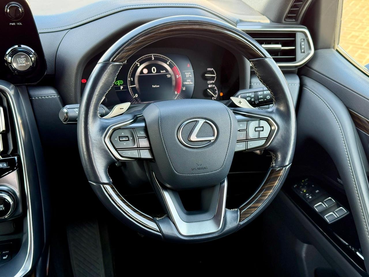 LEXUS LX500D thumbnail 15