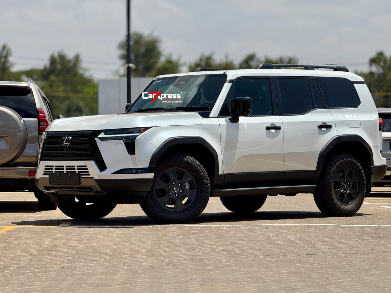 LEXUS GX550 thumbnail 3