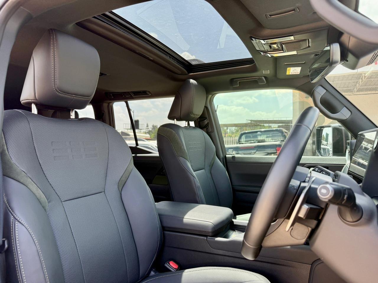 LEXUS GX550 thumbnail 8