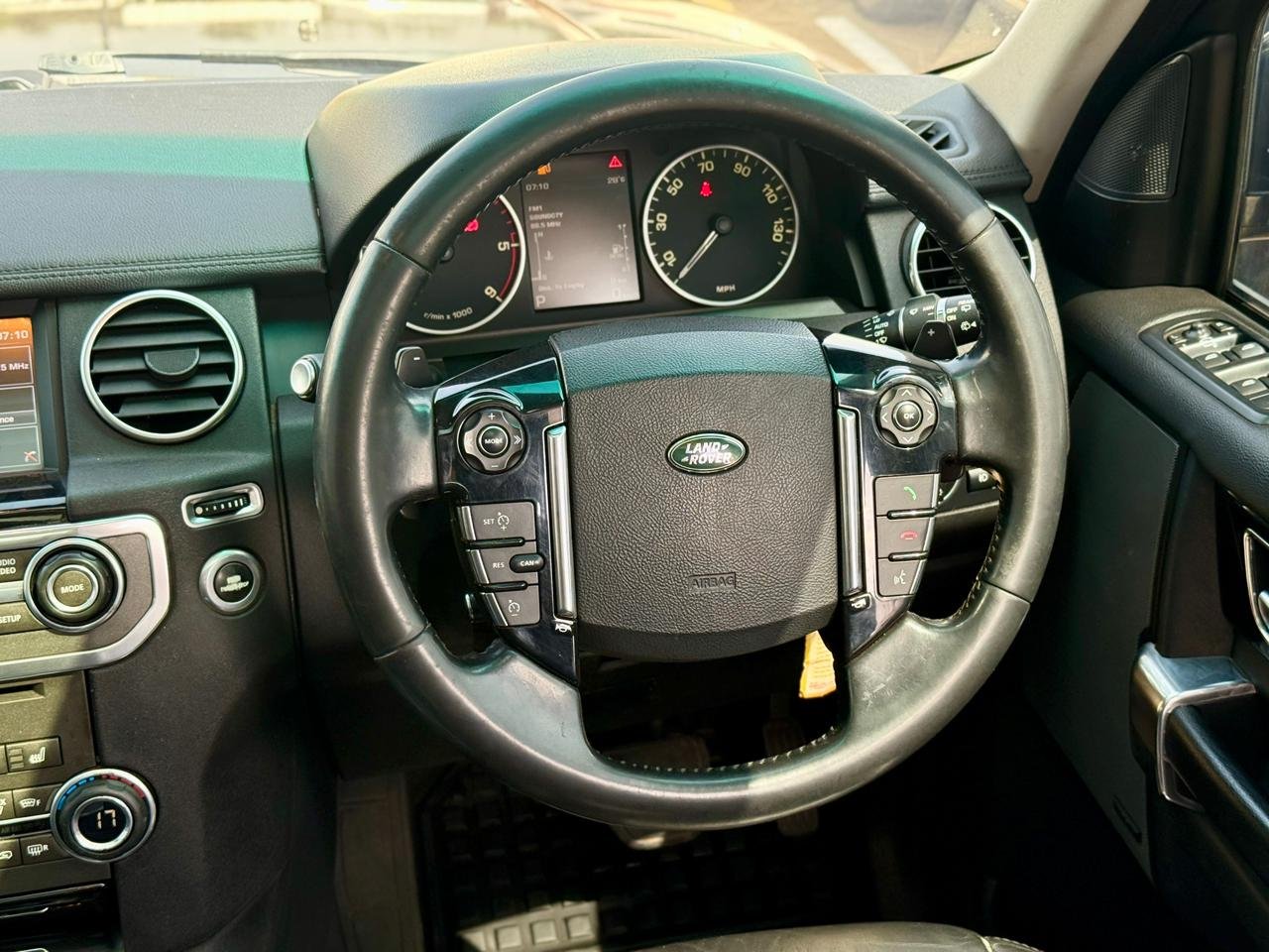 LAND ROVER DISCOVERY 4 HSE LUXURY thumbnail 12