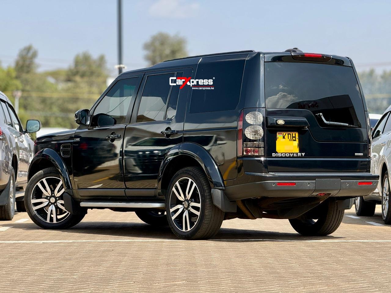 LAND ROVER DISCOVERY 4 HSE LUXURY thumbnail 2