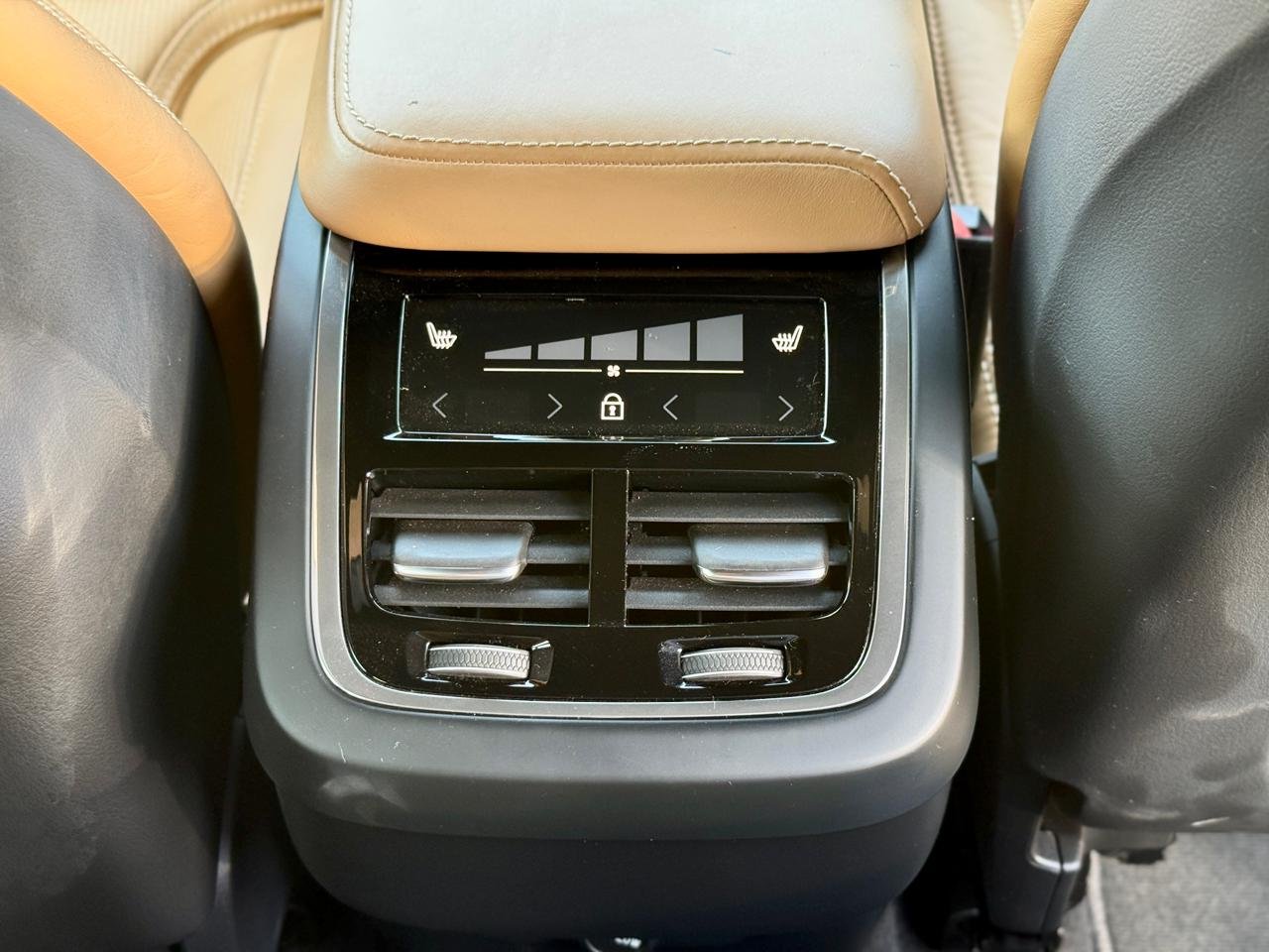 VOLVO XC60 T5 INSCRIPTION thumbnail 15