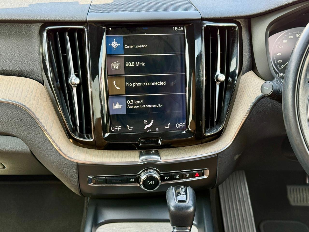 VOLVO XC60 T5 INSCRIPTION thumbnail 10