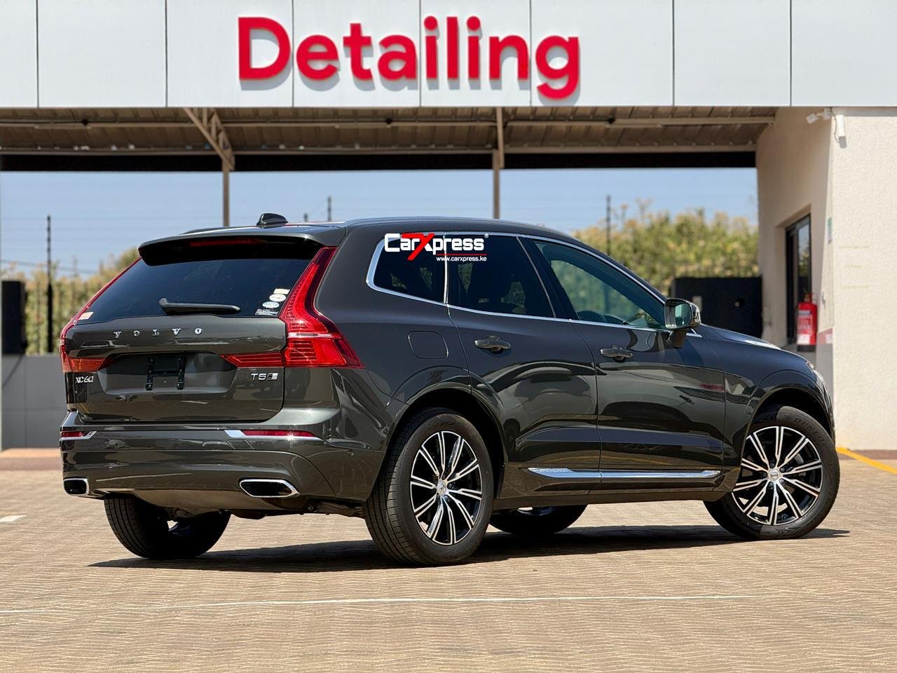 VOLVO XC60 T5 INSCRIPTION thumbnail 4