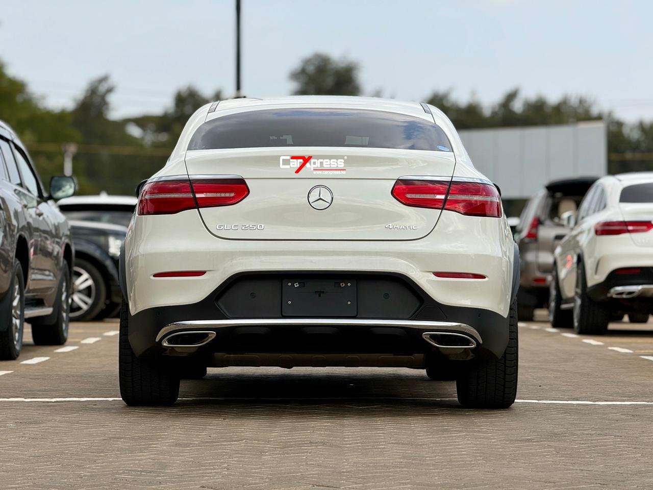 MERCEDES BENZ GLC 250 4MATIC thumbnail 4