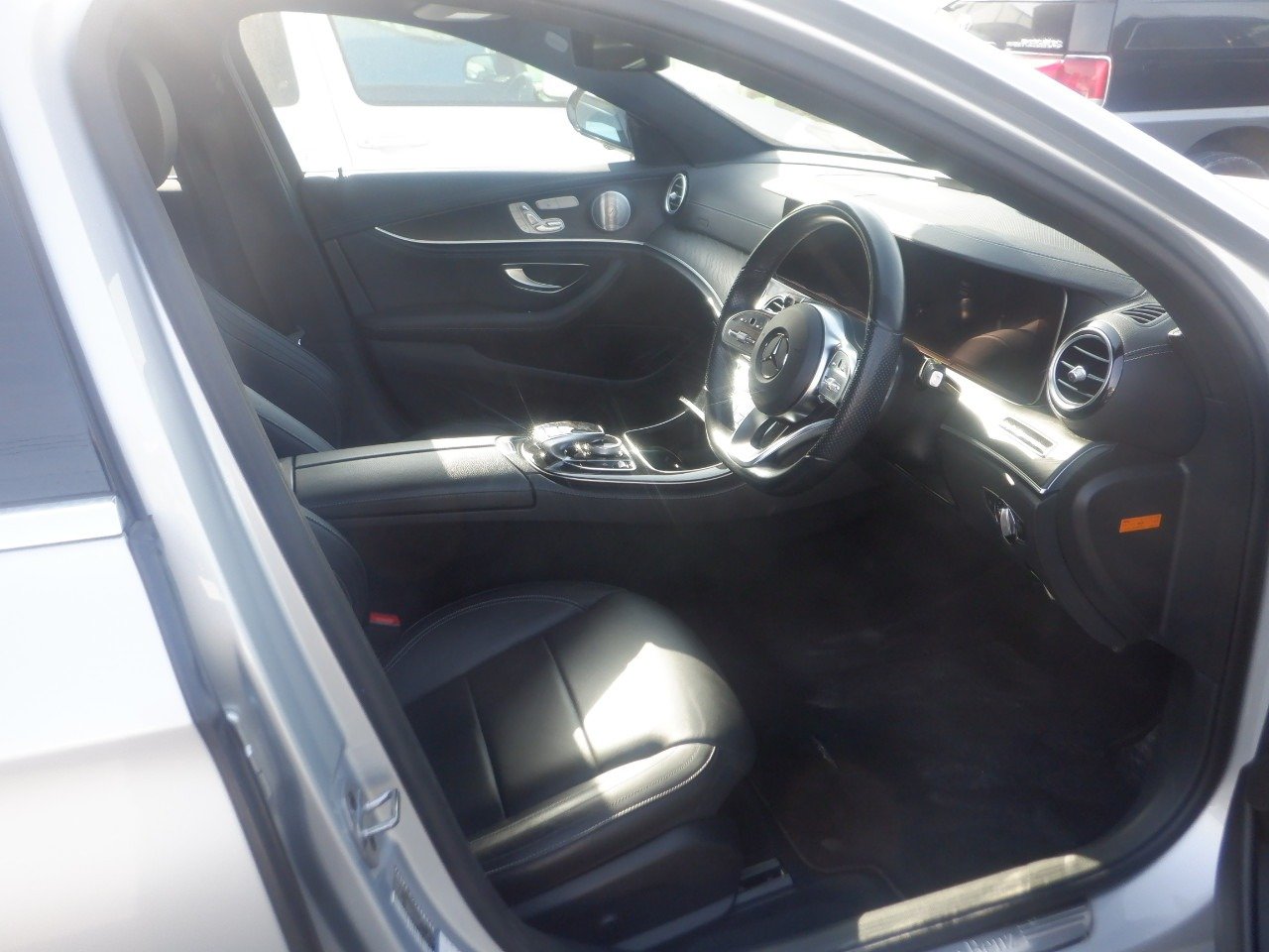 MERCEDES BENZ E200 W213 thumbnail 9