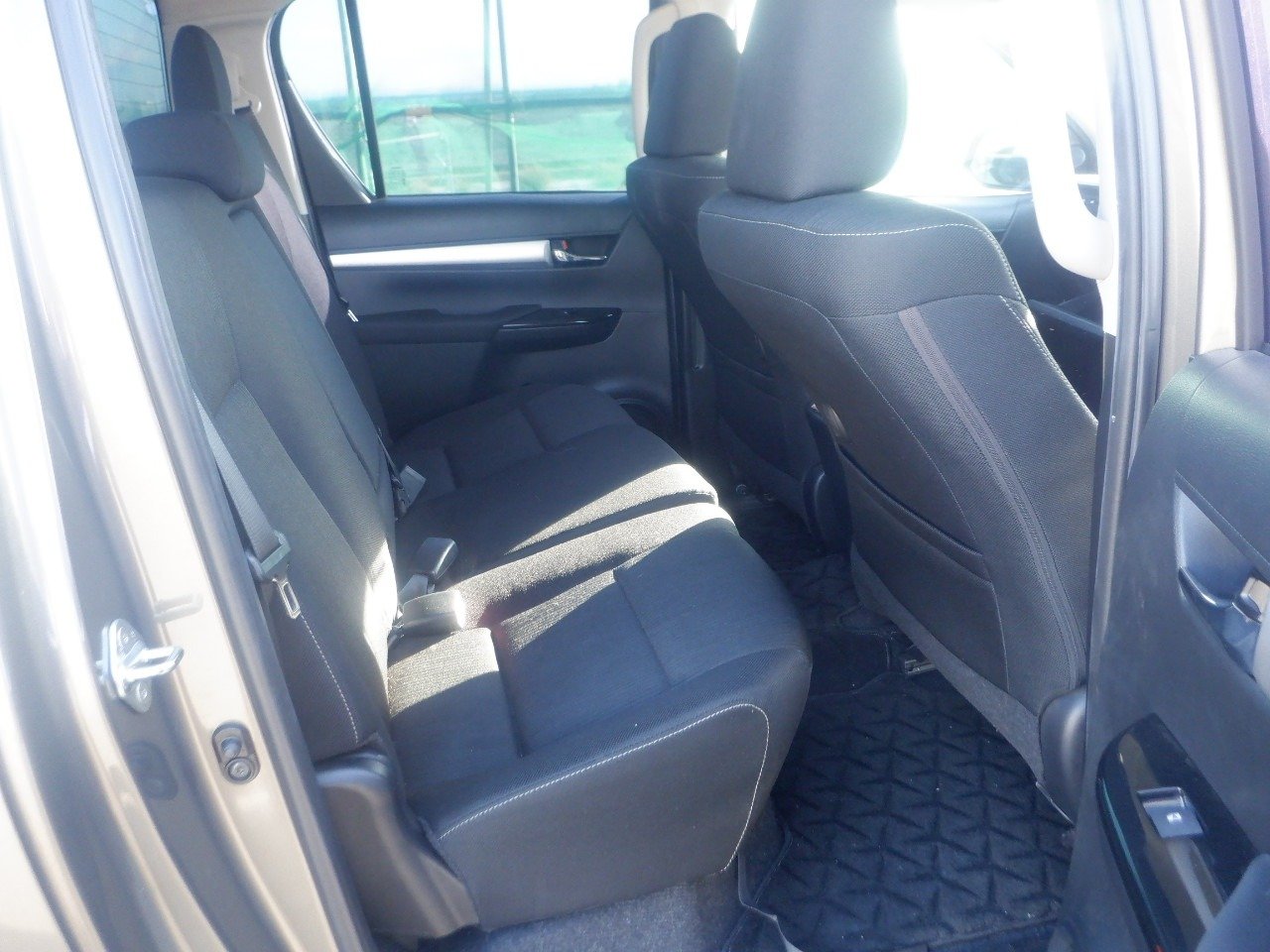 TOYOTA HILUX DOUBLE CAB thumbnail 12