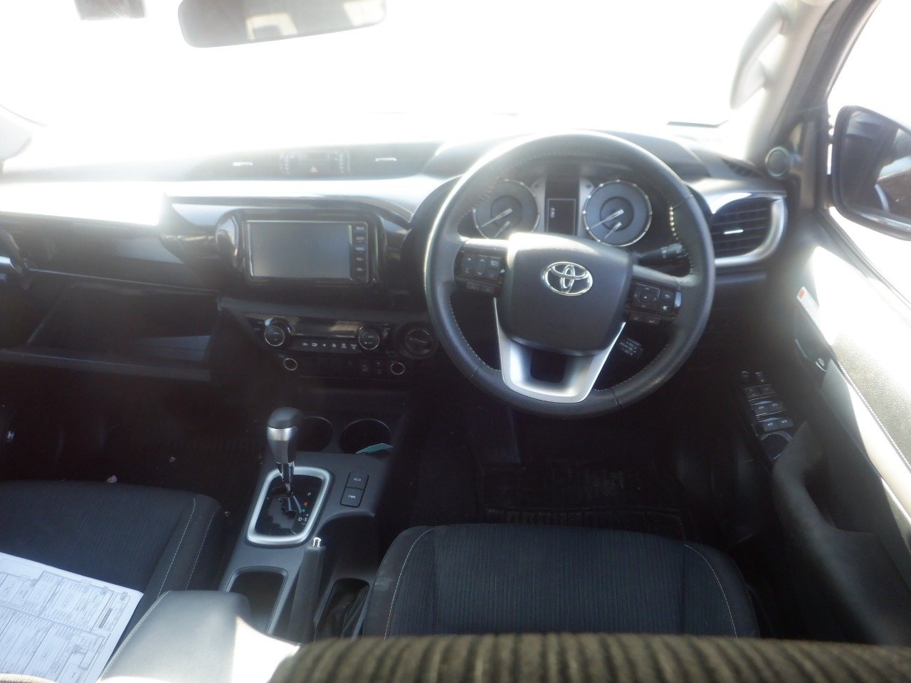 TOYOTA HILUX DOUBLE CAB thumbnail 9