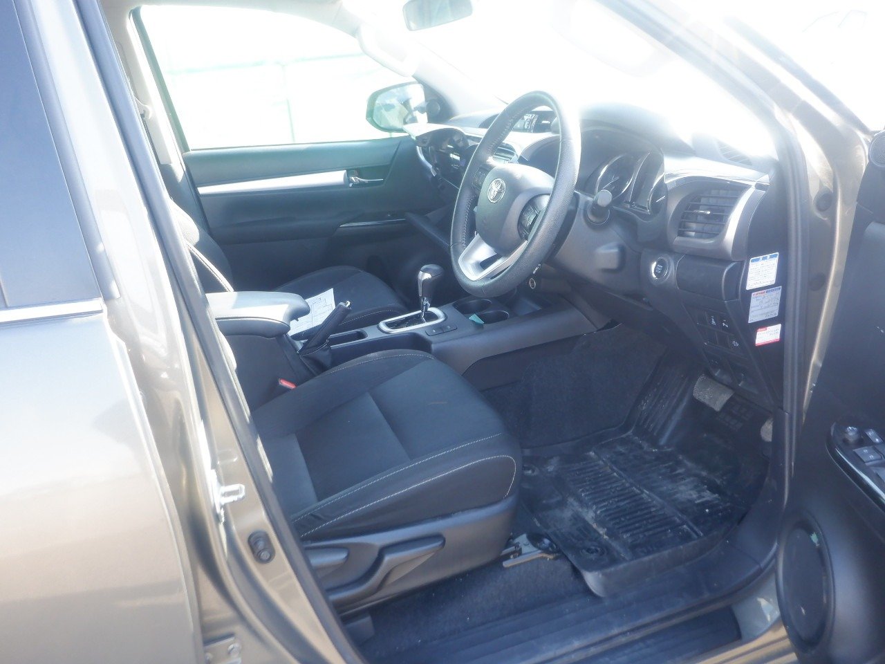 TOYOTA HILUX DOUBLE CAB thumbnail 8