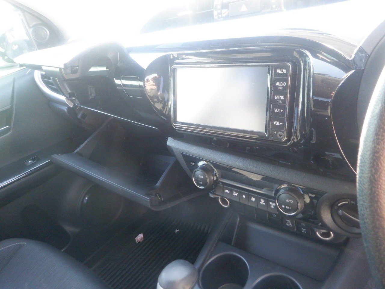 TOYOTA HILUX DOUBLE CAB thumbnail 10
