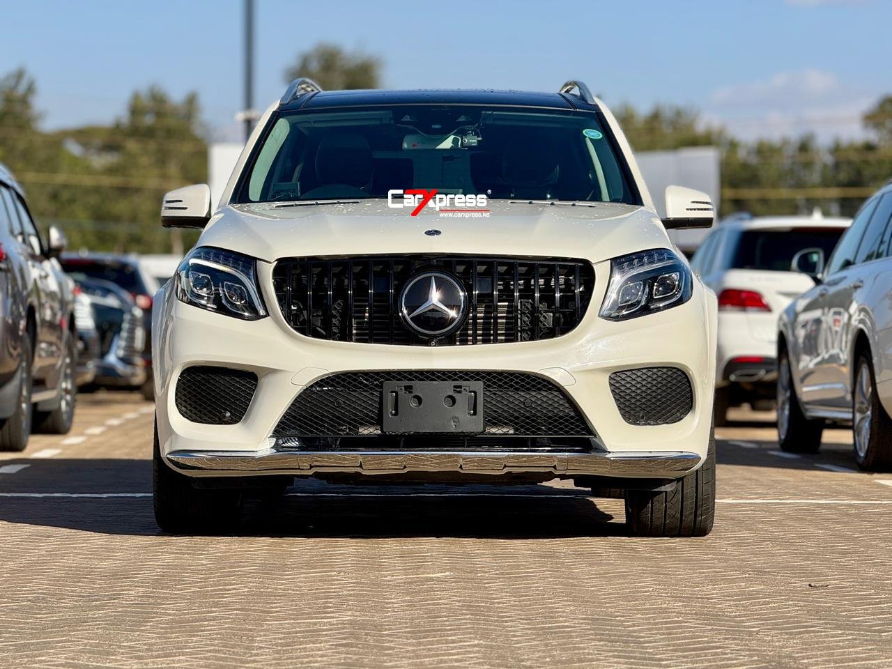 MERCEDES BENZ GLS 350d 4MATIC thumbnail 3