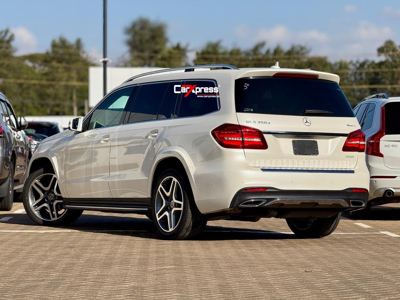 MERCEDES BENZ GLS 350d 4MATIC thumbnail 2