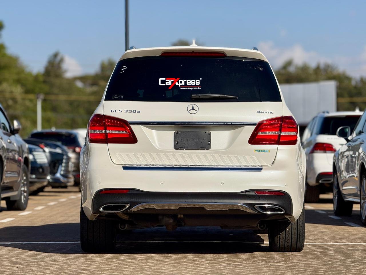 MERCEDES BENZ GLS 350d 4MATIC thumbnail 4