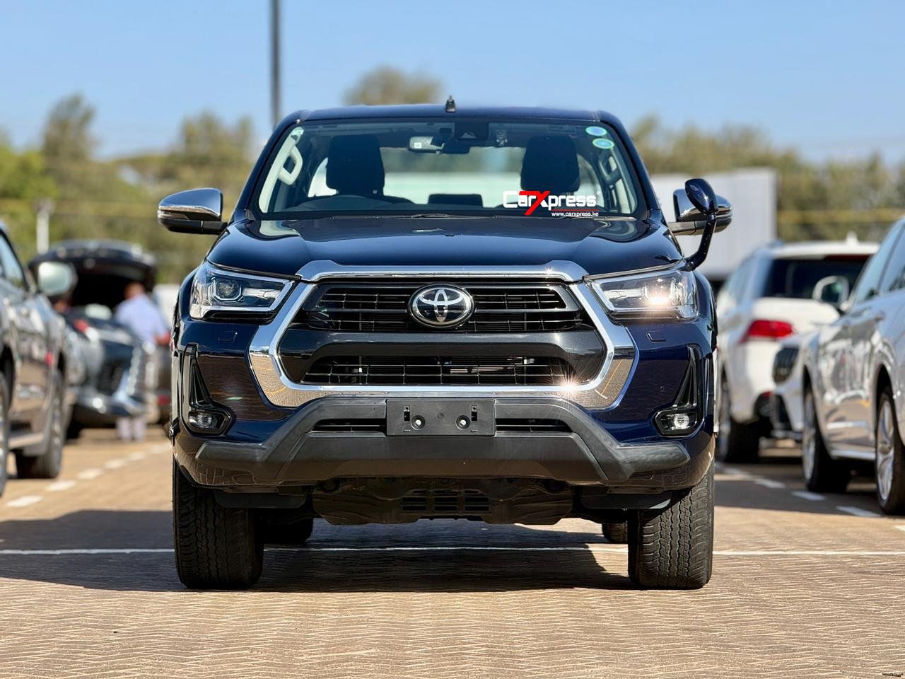 TOYOTA HILUX DOUBLE CAB thumbnail 3