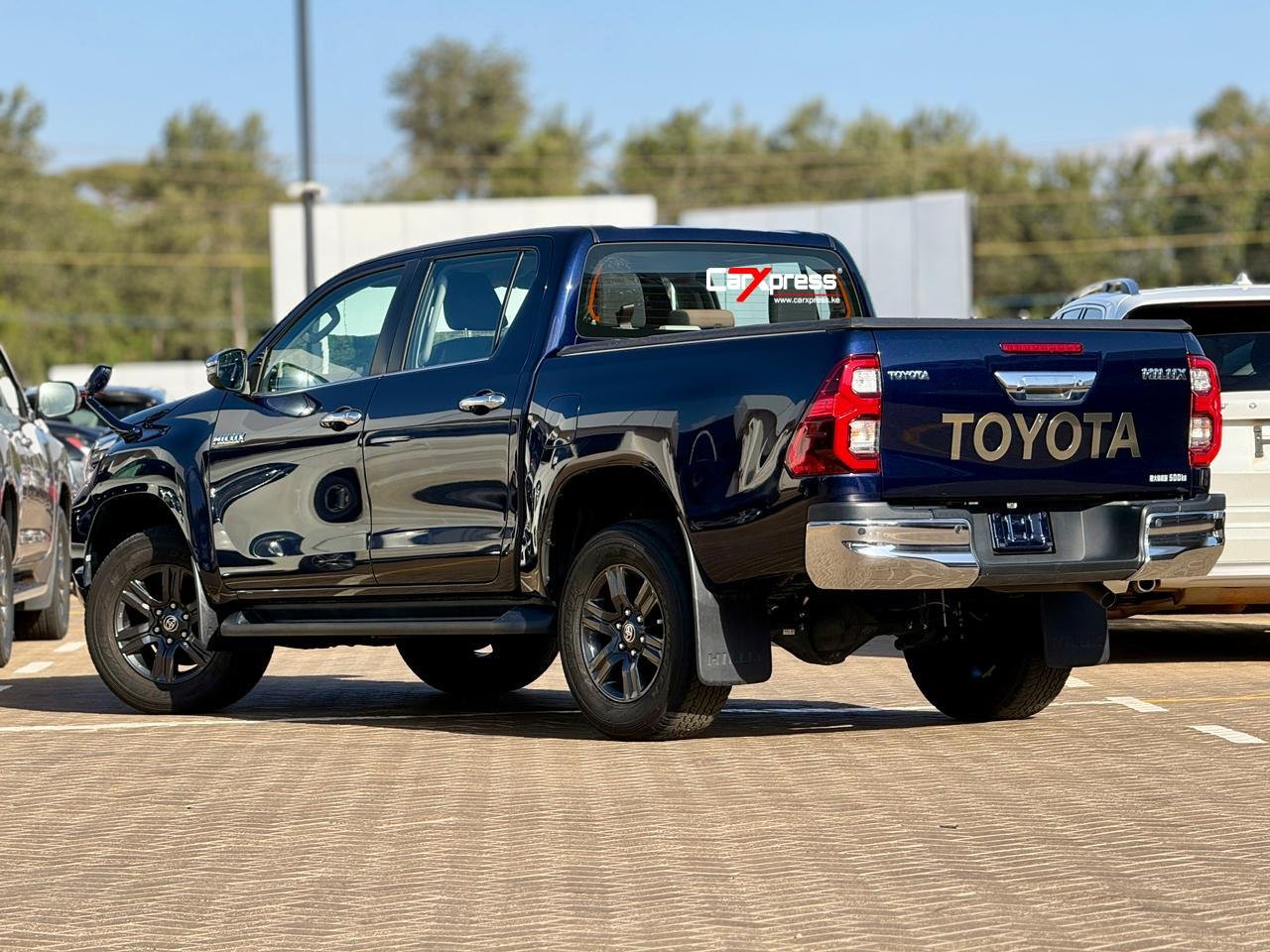TOYOTA HILUX DOUBLE CAB thumbnail 2