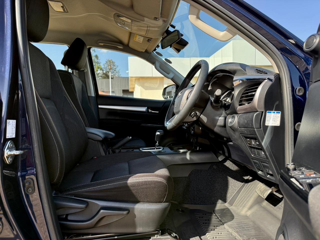 TOYOTA HILUX DOUBLE CAB thumbnail 7
