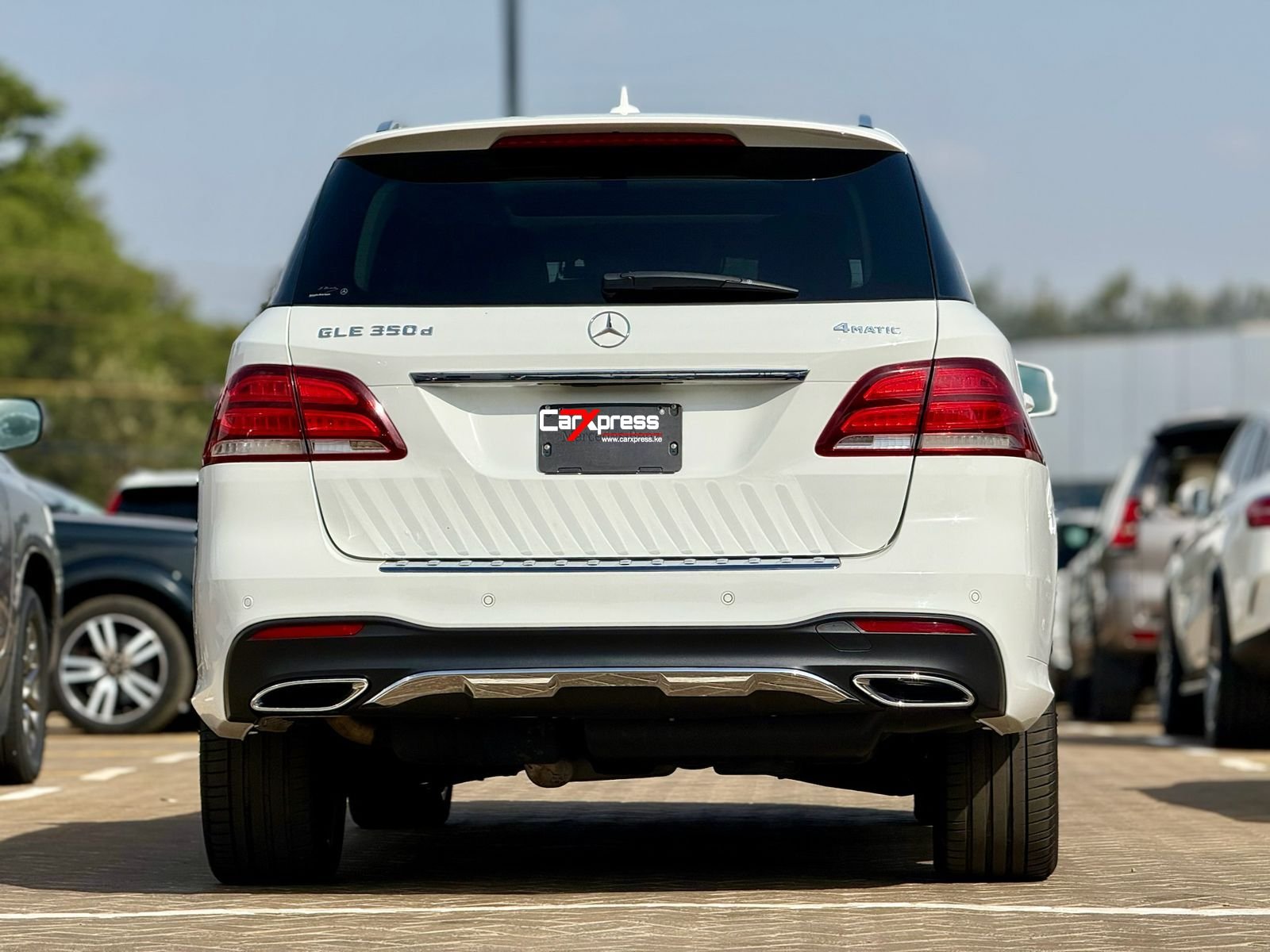 MERCEDES BENZ GLE350d 4MATIC thumbnail 4