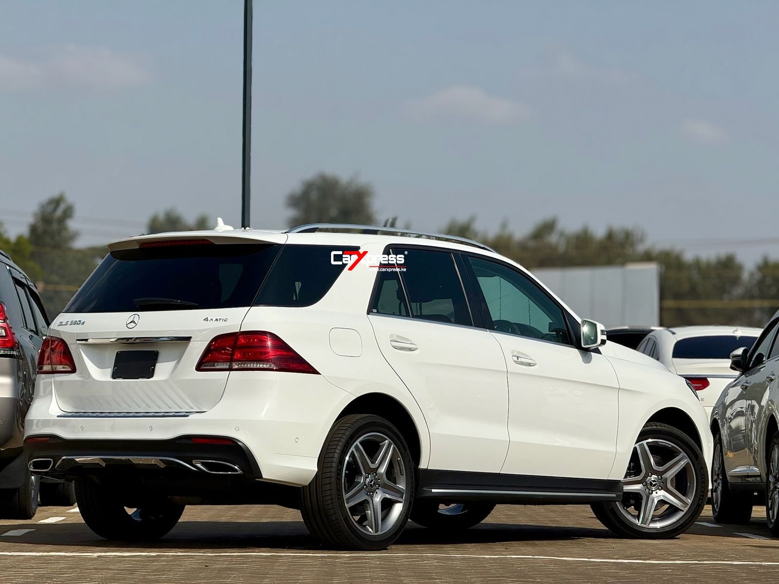 MERCEDES BENZ GLE350d 4MATIC thumbnail 6