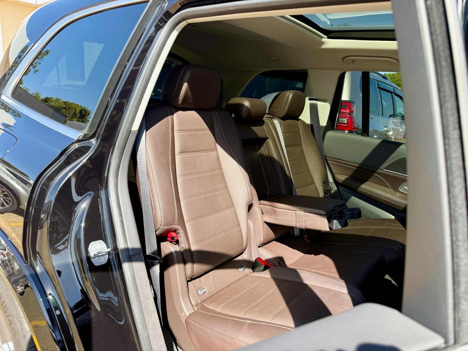 MERCEDES BENZ GLS400d thumbnail 16