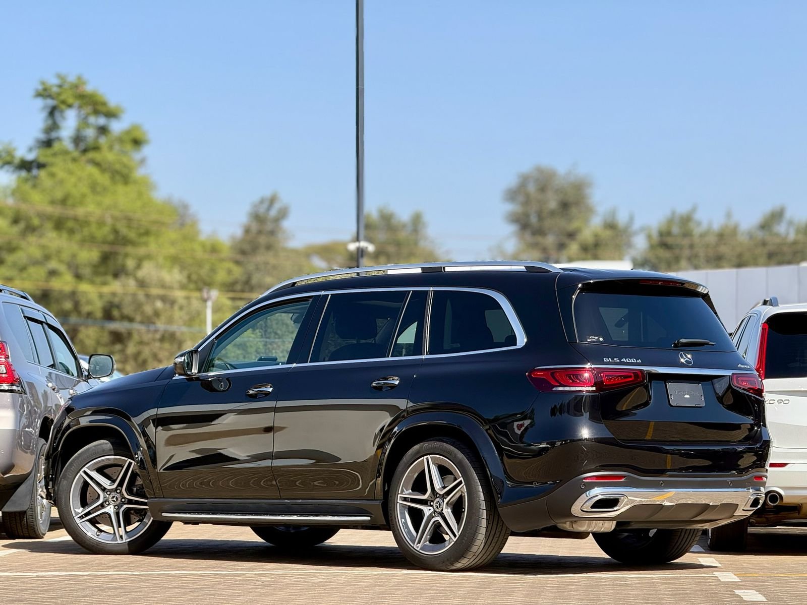 MERCEDES BENZ GLS400d thumbnail 2