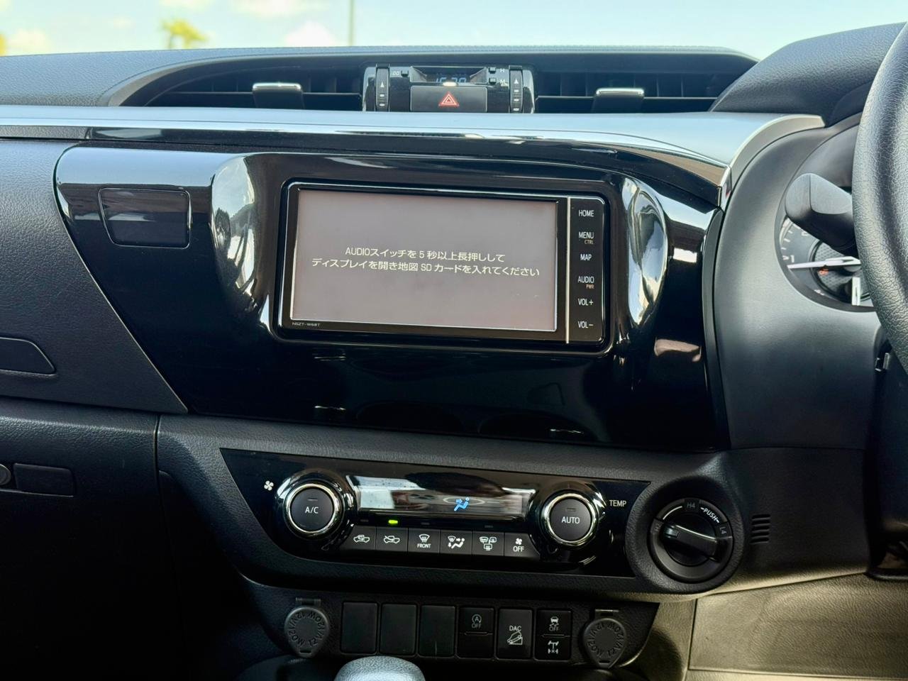 TOYOTA HILUX DOUBLE CAB thumbnail 9