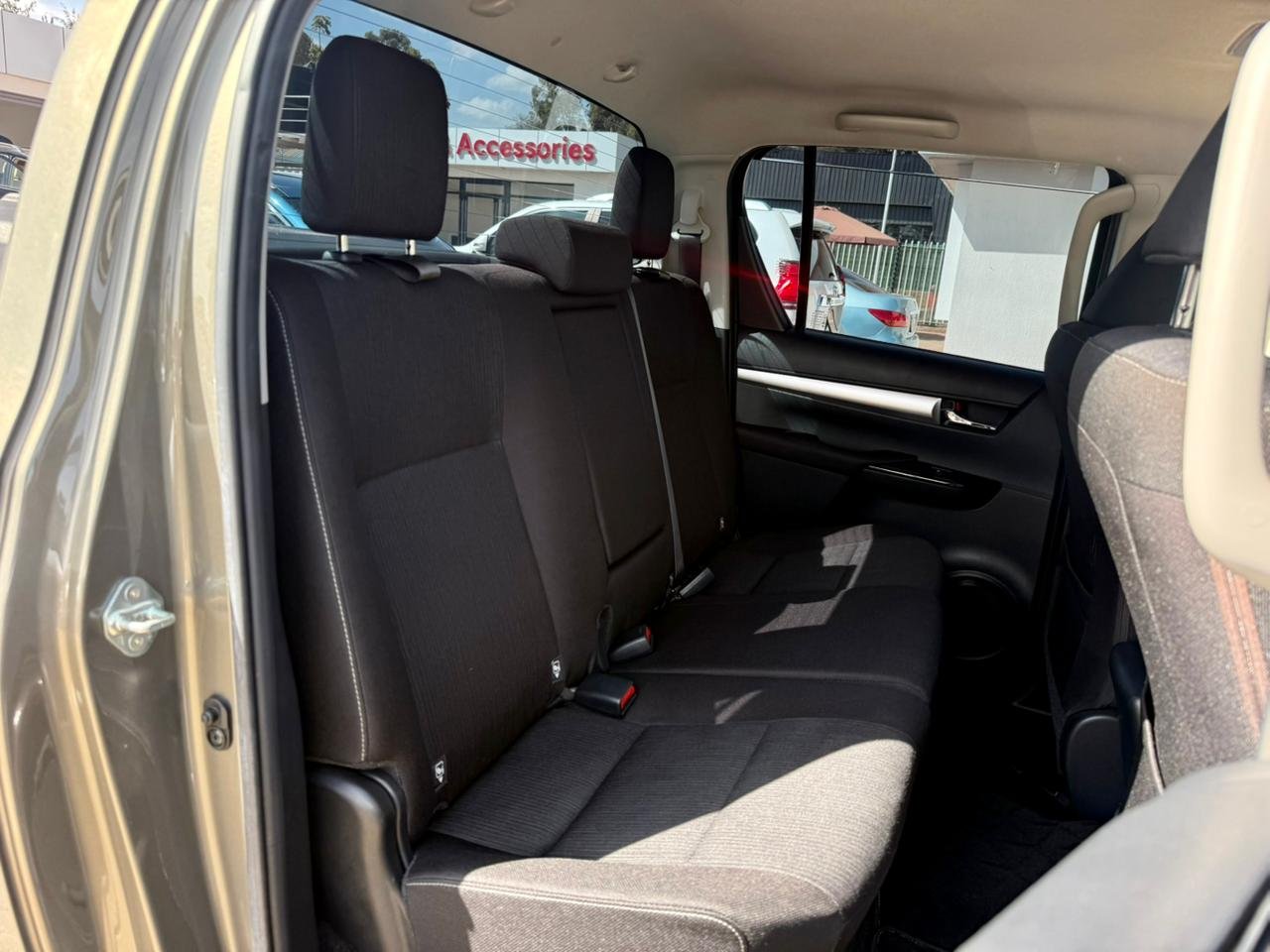 TOYOTA HILUX DOUBLE CAB thumbnail 14
