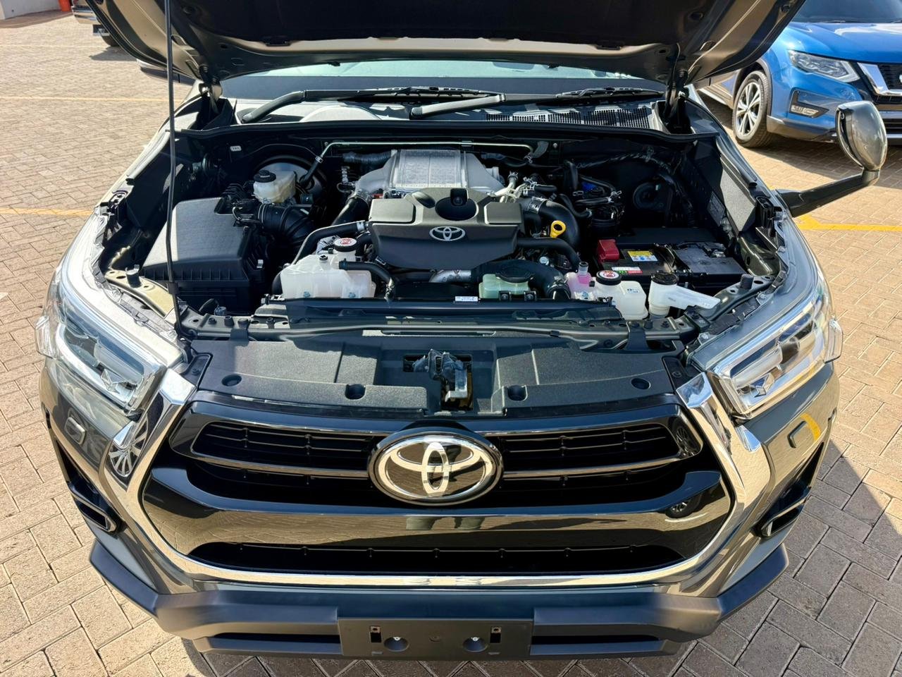 TOYOTA HILUX DOUBLE CAB thumbnail 16