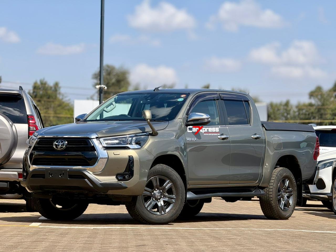 TOYOTA HILUX DOUBLE CAB thumbnail 5