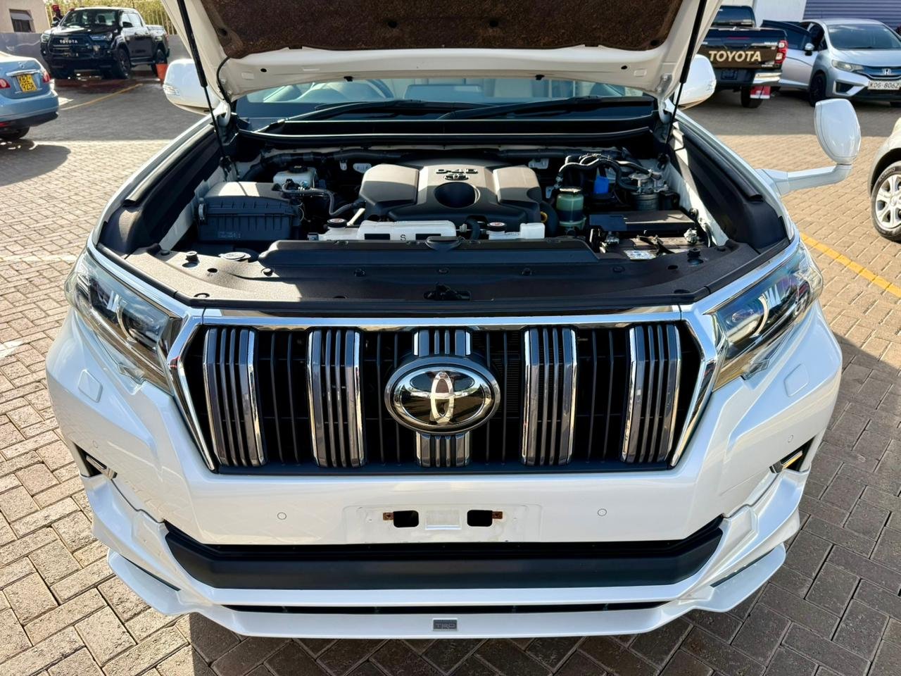 TOYOTA LAND CRUISER PRADO TXL thumbnail 17