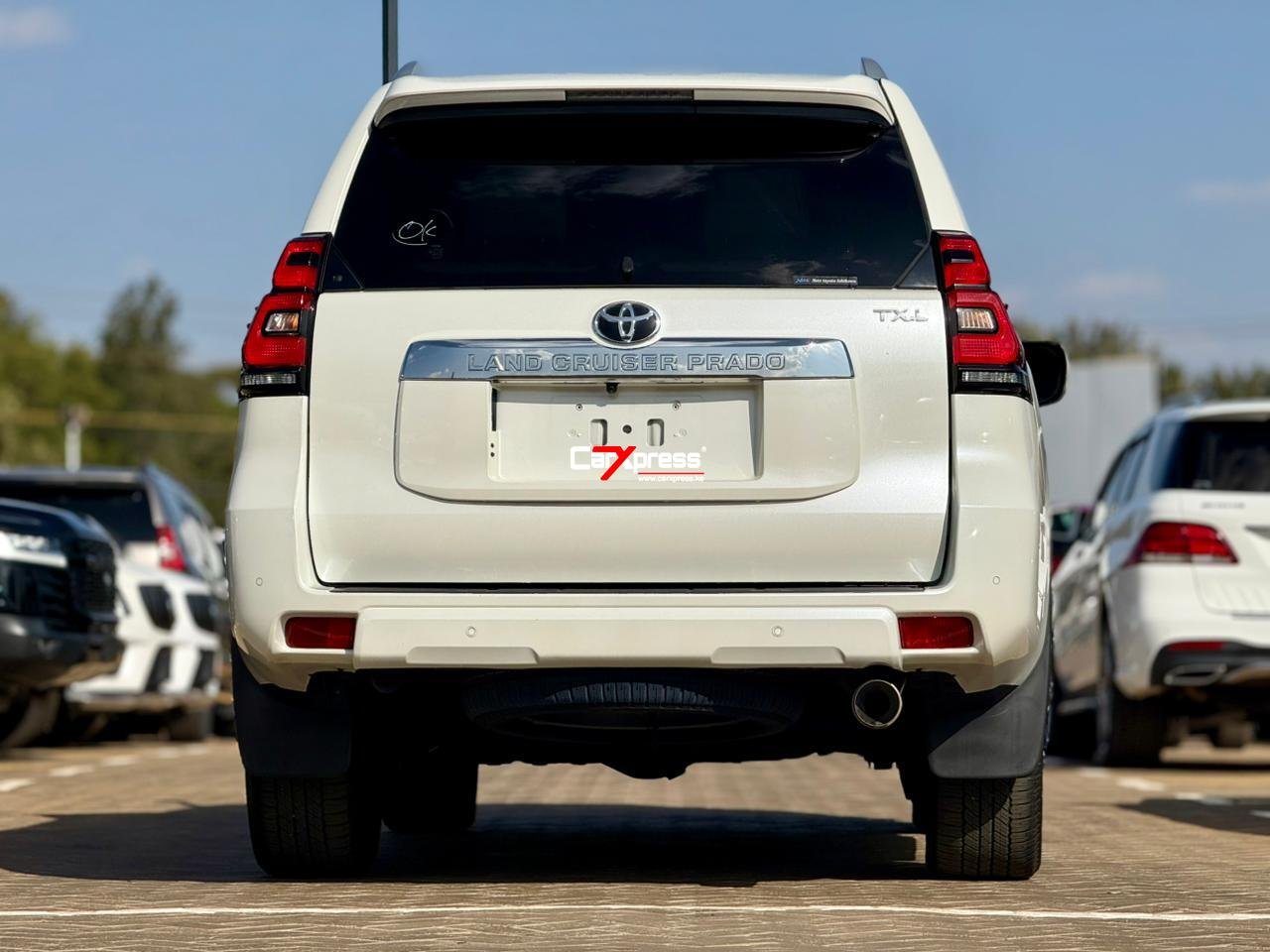 TOYOTA LAND CRUISER PRADO TXL thumbnail 4