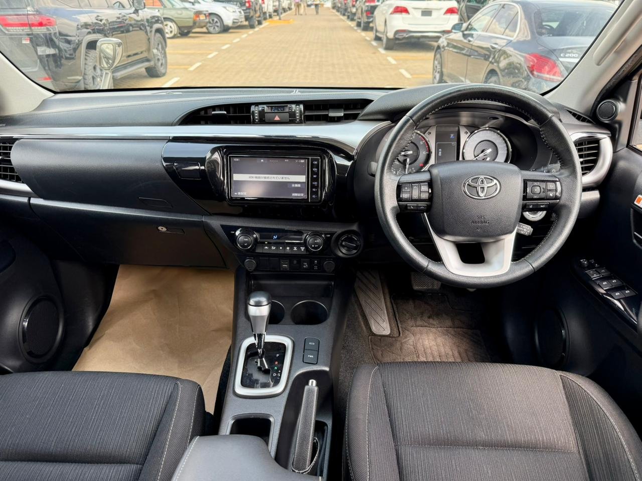 TOYOTA HILUX DOUBLE CABIN thumbnail 8