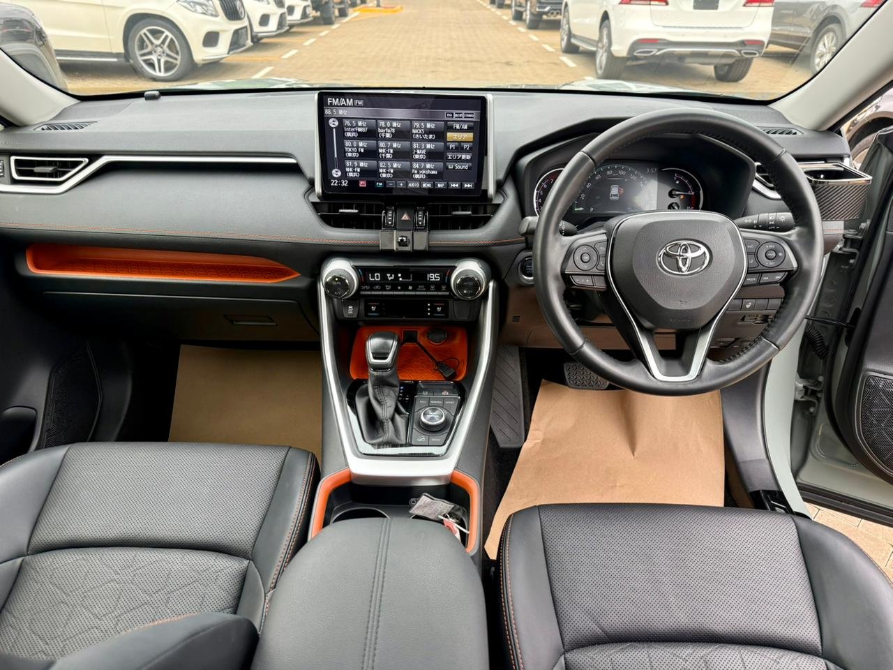 TOYOTA RAV4 ADVENTURE EDITION thumbnail 9