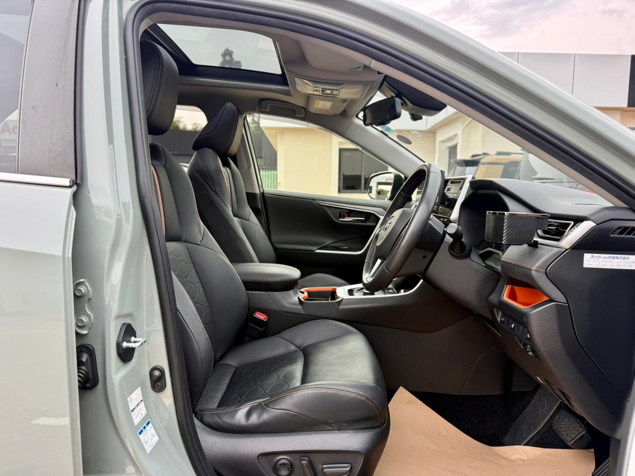 TOYOTA RAV4 ADVENTURE EDITION thumbnail 8