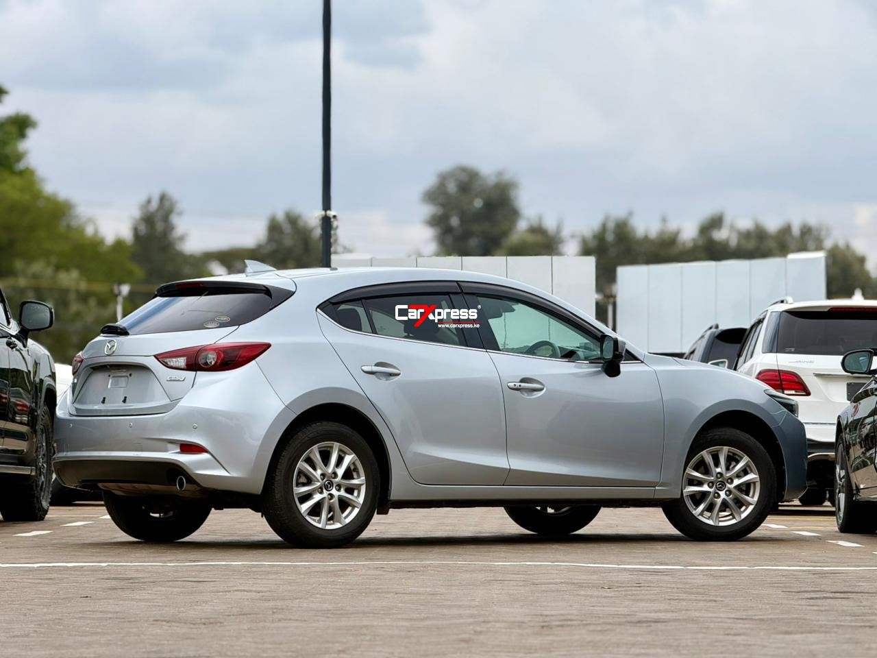 MAZDA AXELA thumbnail 6