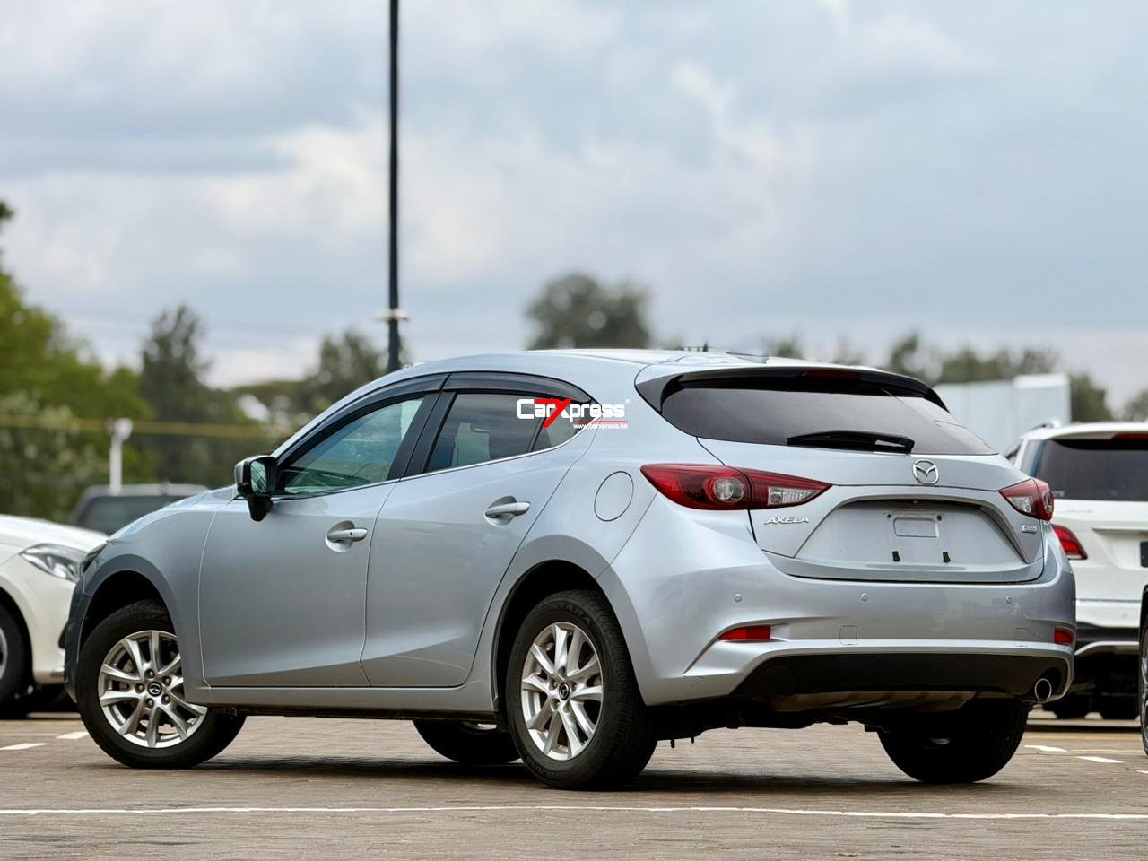MAZDA AXELA thumbnail 2