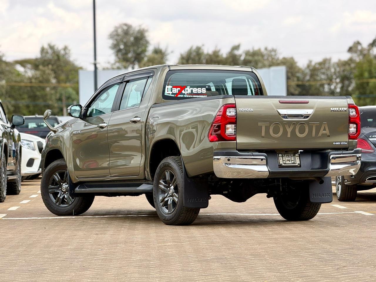 TOYOTA HILUX DOUBLE CAB thumbnail 2