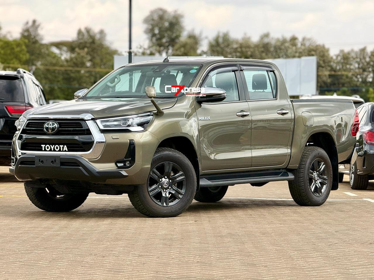 TOYOTA HILUX DOUBLE CAB thumbnail 5