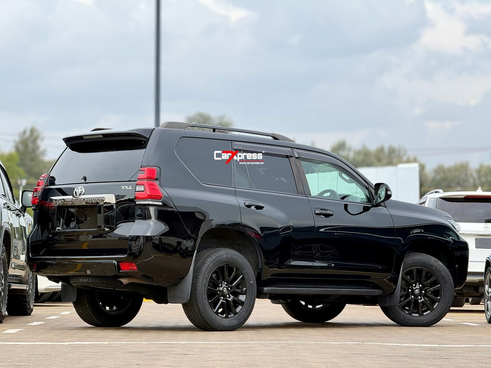 TOYOTA LAND CRUISER PRADO TXL thumbnail 6
